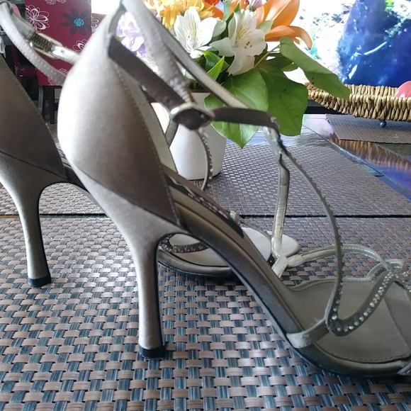 Nina.New York. Size US 10 Euro 40. - Picture 2 of 12